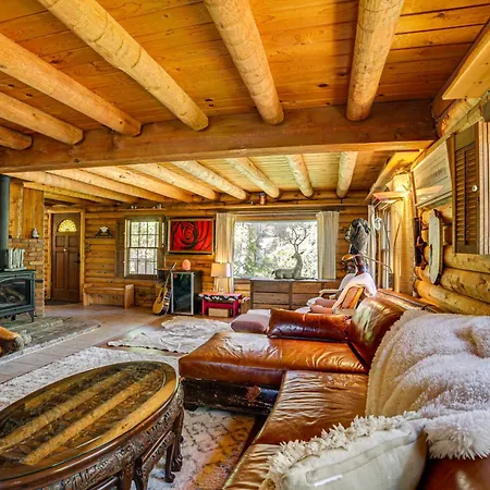 Pine Mountain Club Log Cabin With Resort Amenities!